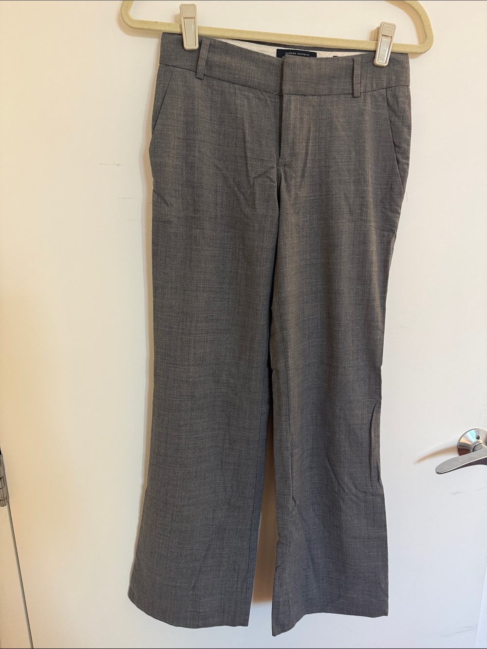 Banana Republic Gray Women's Dress Trousers in lightweight Italian wool